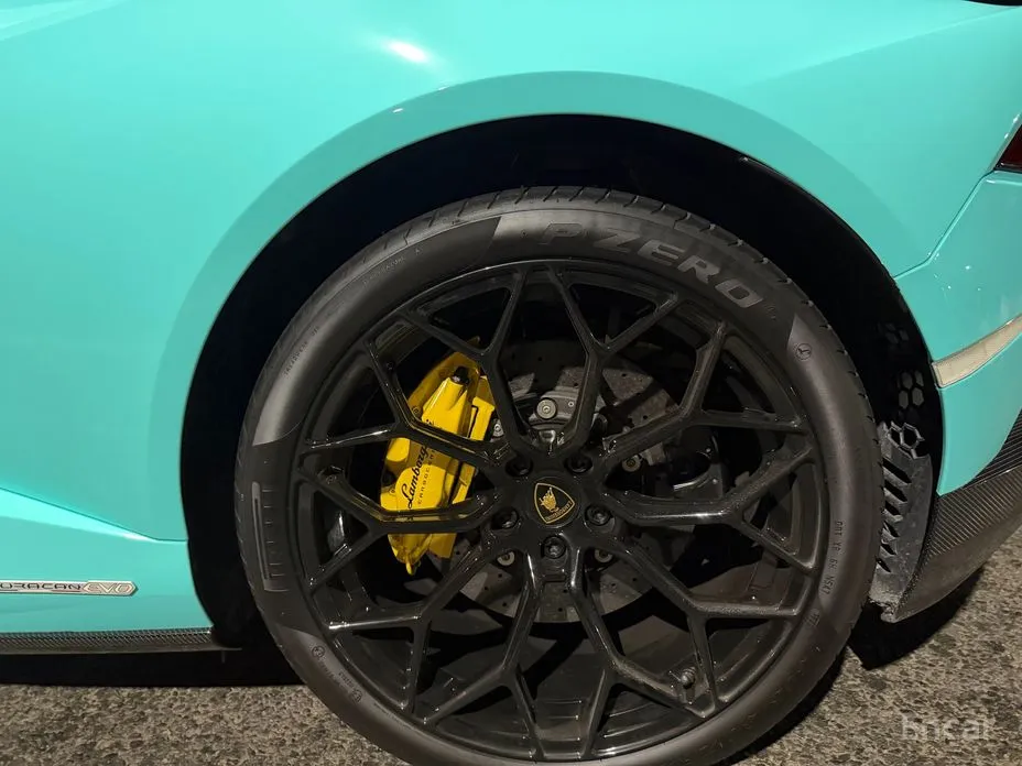 Фото 11 - Lamborghini Huracan