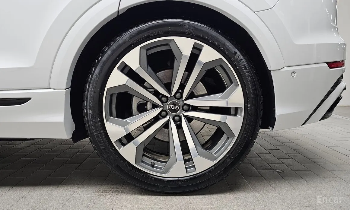Audi Q8 2018 55 TFSI Quattro Premium