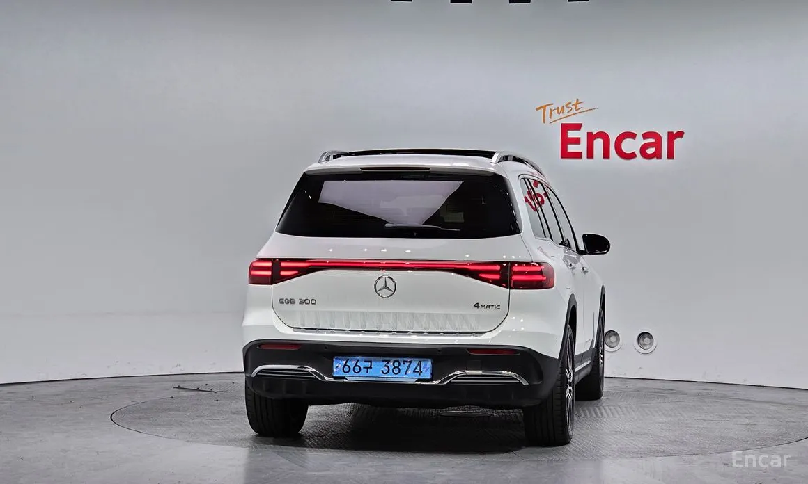 Фото 4 - Mercedes-Benz EQB