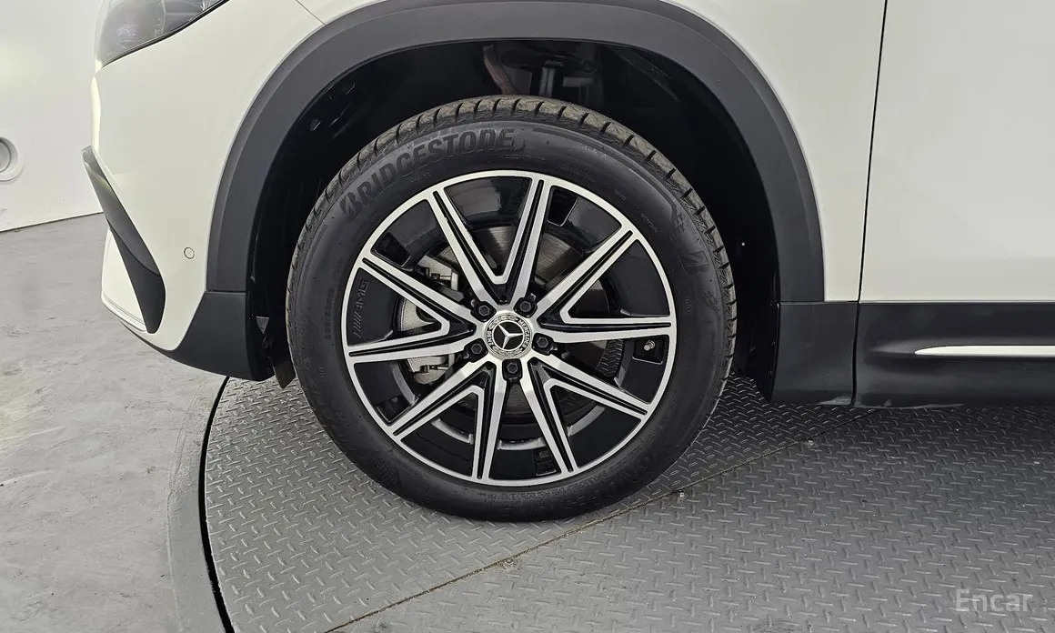 Фото 5 - Mercedes-Benz EQB