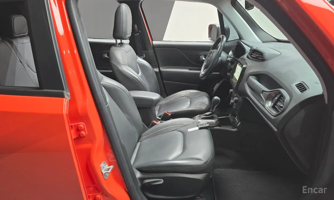 Фото 10 - Jeep Renegade