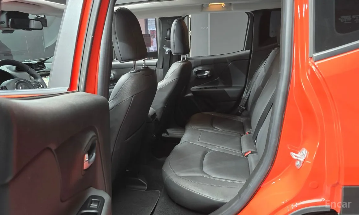 Фото 13 - Jeep Renegade