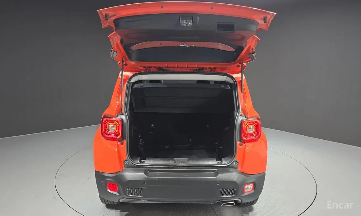 Фото 20 - Jeep Renegade