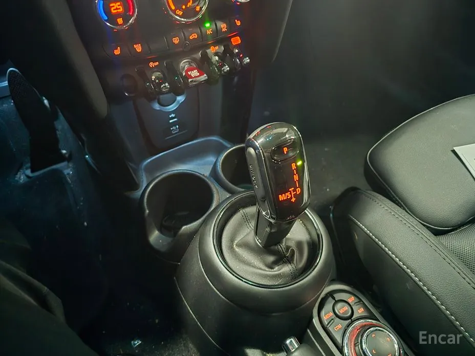 Фото 10 - Mini Cooper