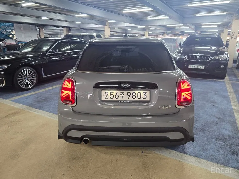 Фото 3 - Mini Cooper