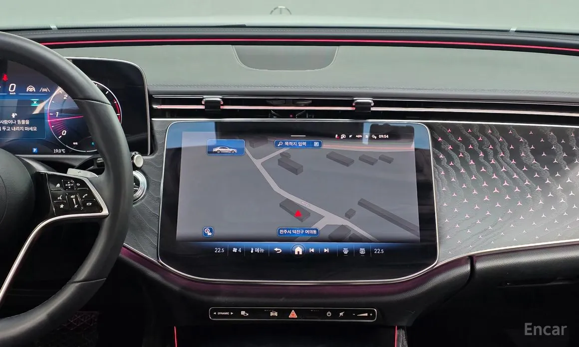 Фото 16 - Mercedes-Benz E-Class