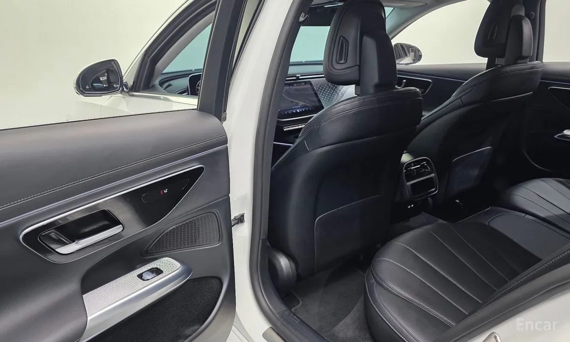 Фото 18 - Mercedes-Benz E-Class