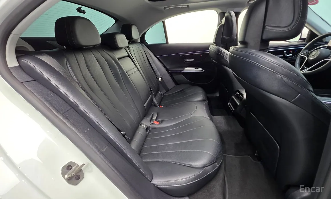 Фото 19 - Mercedes-Benz E-Class