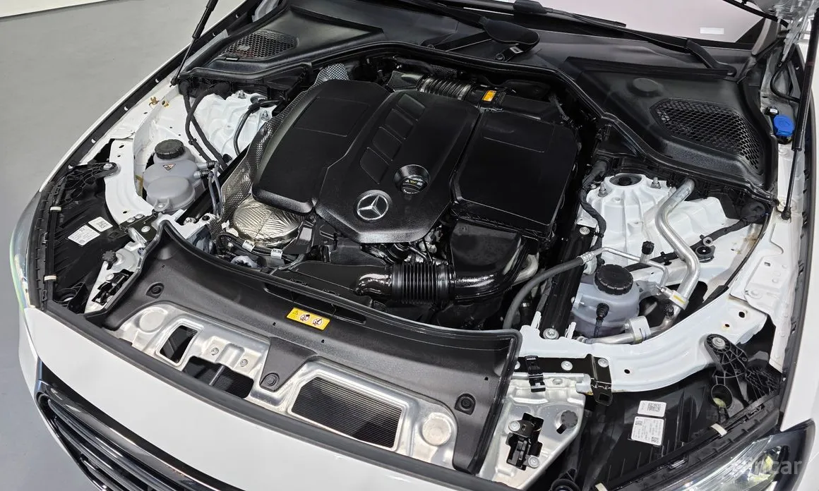 Фото 6 - Mercedes-Benz E-Class