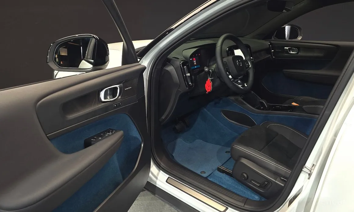 Фото 10 - Volvo XC40