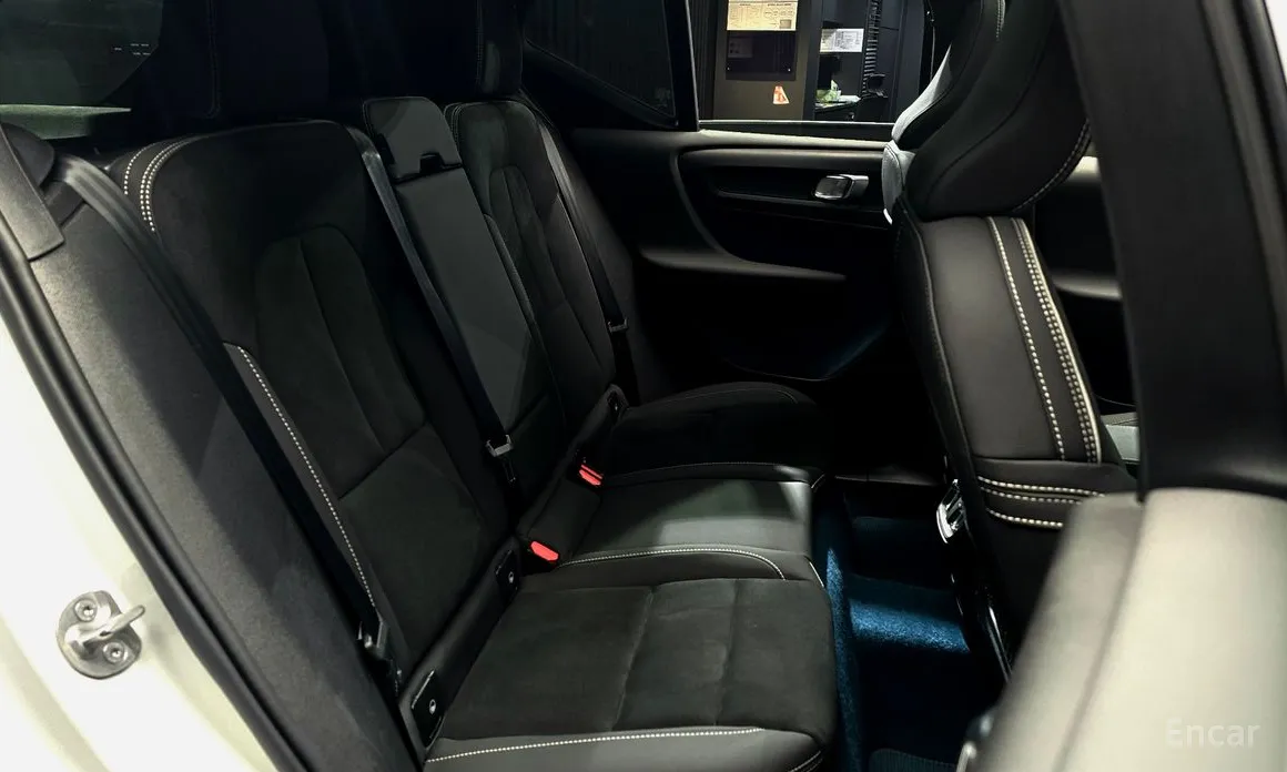 Фото 12 - Volvo XC40