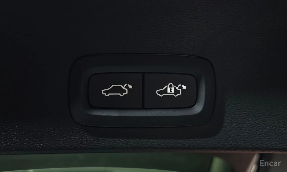 Фото 20 - Volvo XC40