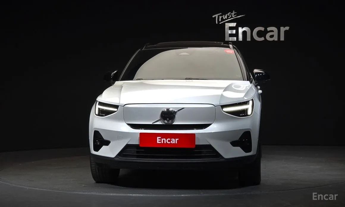 Фото 3 - Volvo XC40