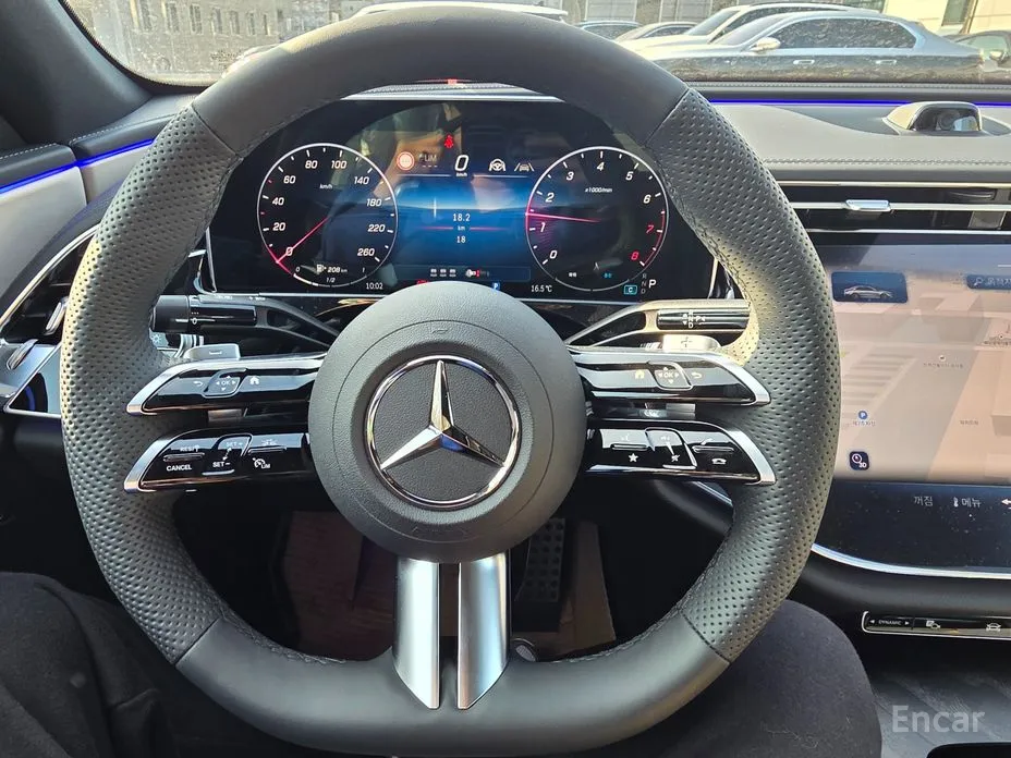 Фото 10 - Mercedes-Benz E-Class