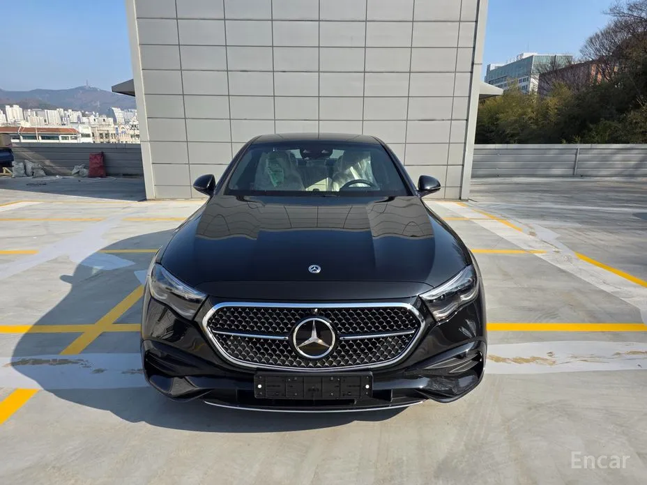 Фото 3 - Mercedes-Benz E-Class