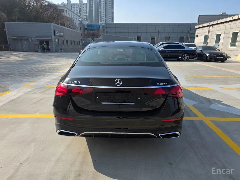 Фото 4 - Mercedes-Benz E-Class