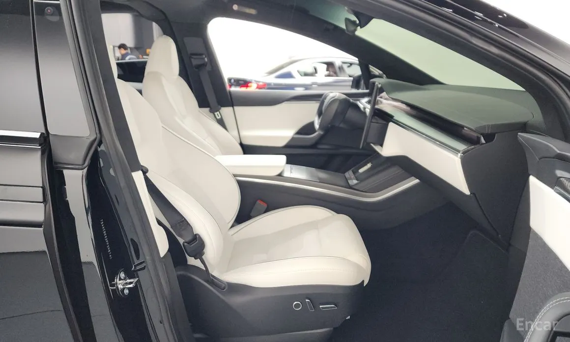 Фото 11 - Tesla Model X