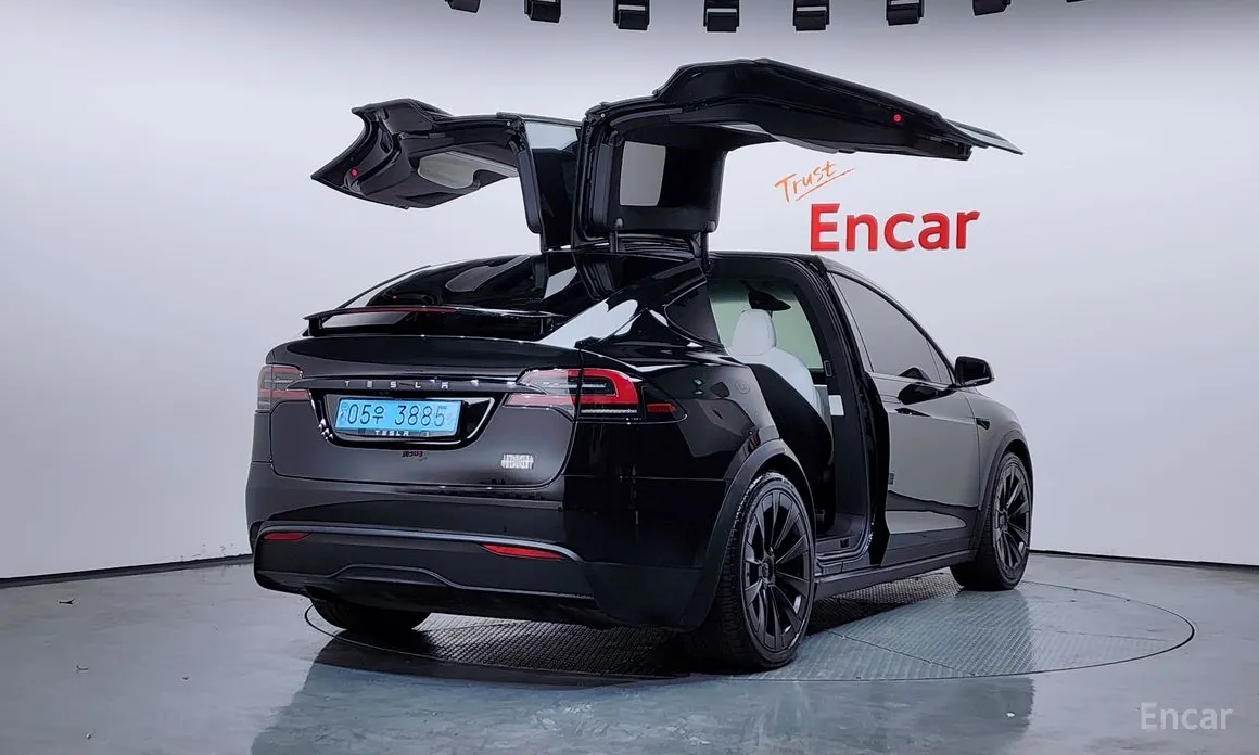 Фото 2 - Tesla Model X