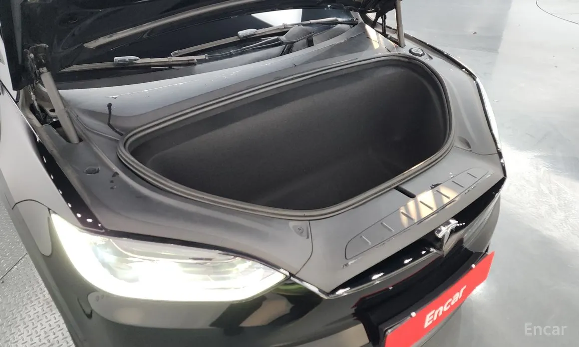 Фото 6 - Tesla Model X