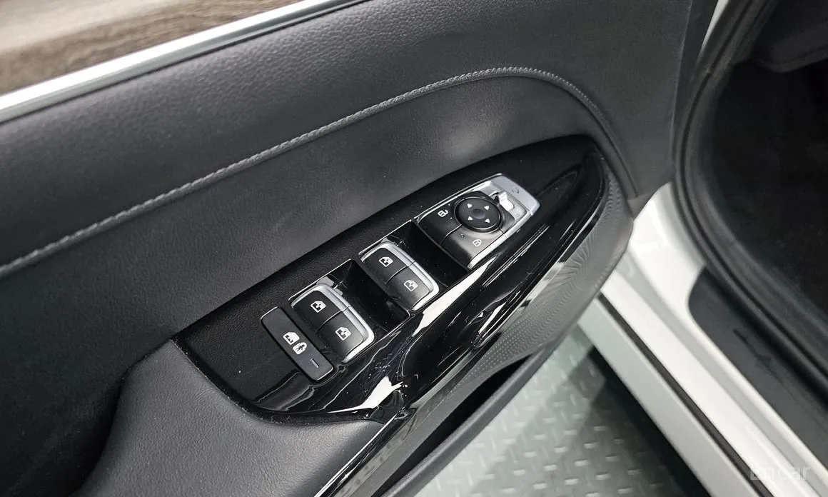 Фото 17 - Kia K5