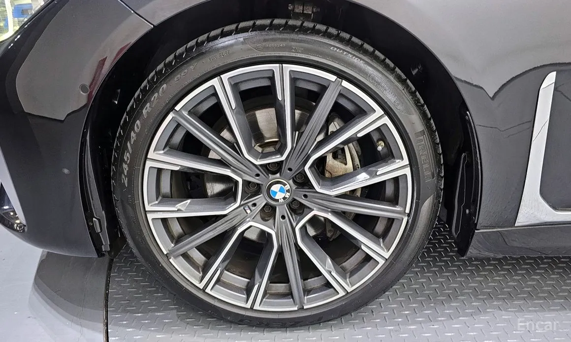 BMW 7 Series 2015 740Li xDrive M Sport Package
