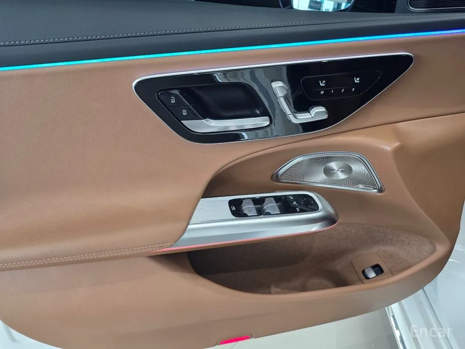 Фото 10 - Mercedes-Benz E-Class