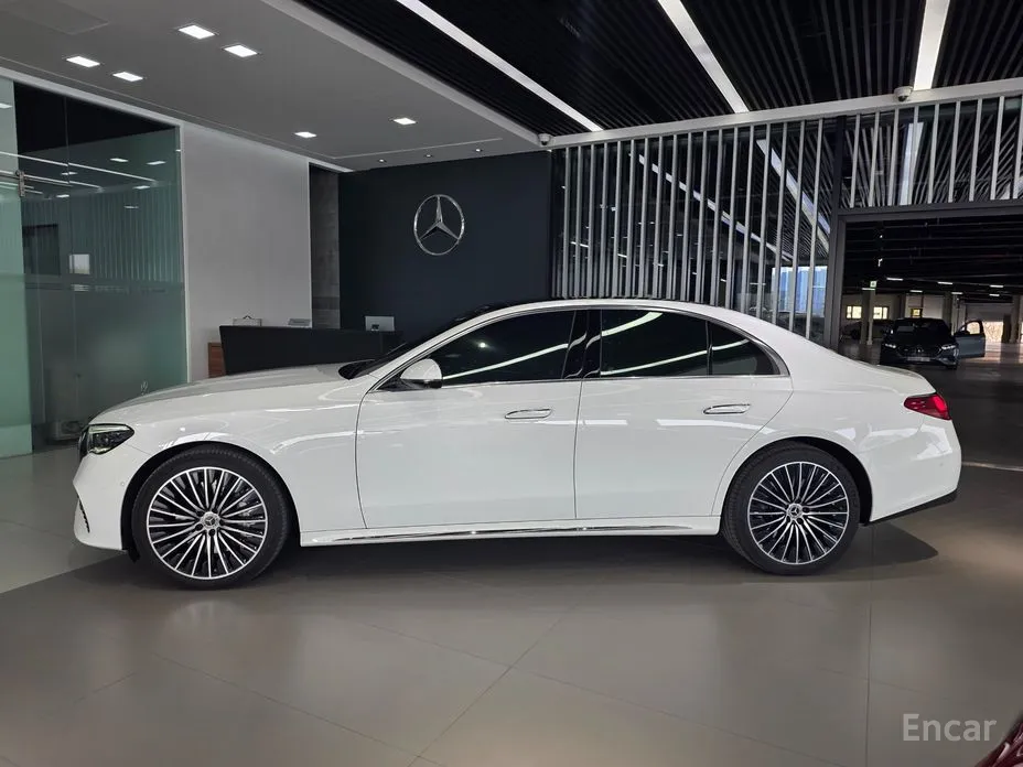 Фото 6 - Mercedes-Benz E-Class