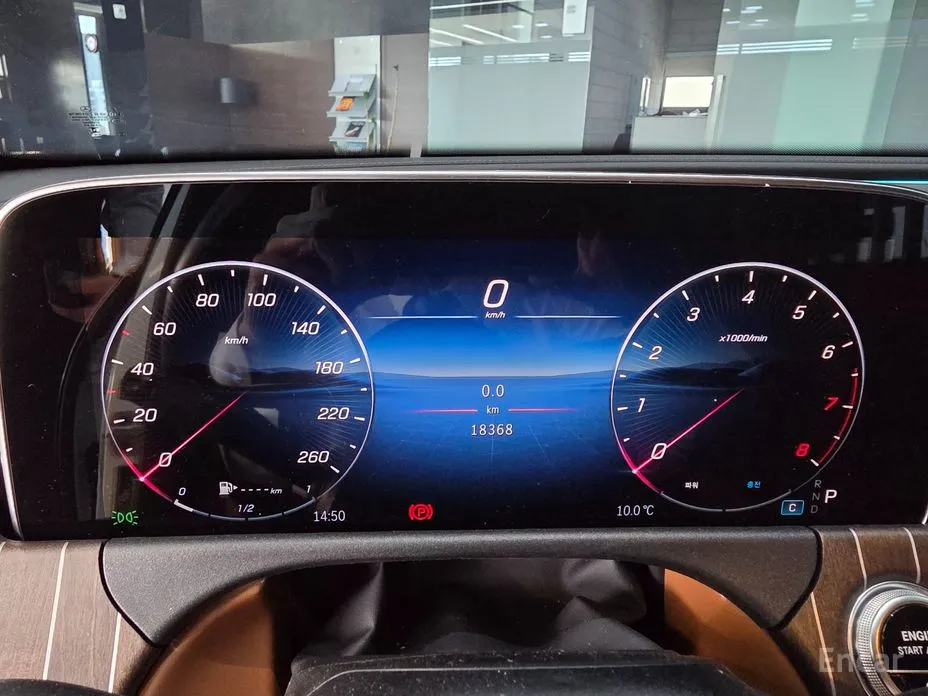 Фото 8 - Mercedes-Benz E-Class