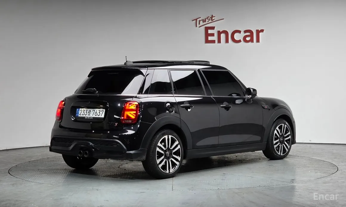 Фото 2 - Mini Cooper