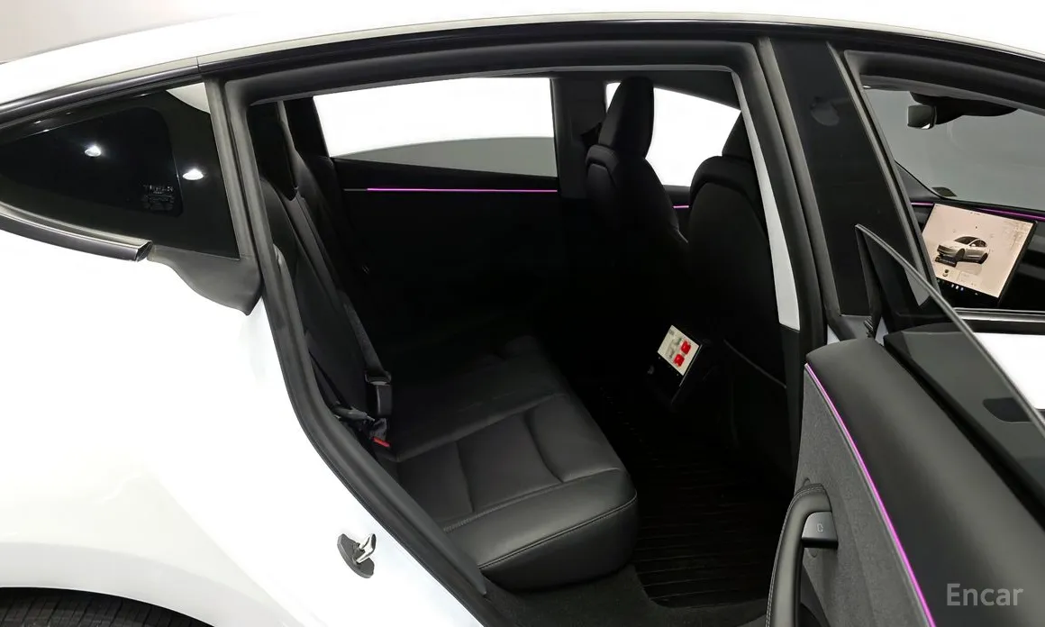 Фото 12 - Tesla Model 3