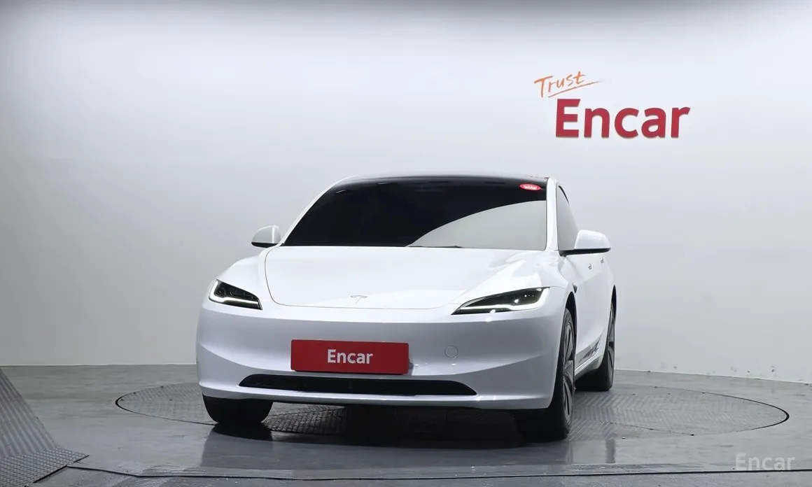 Фото 3 - Tesla Model 3