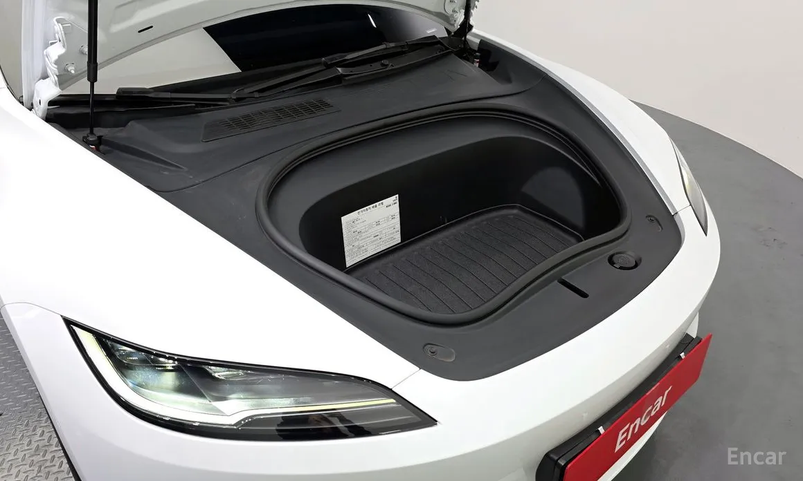 Фото 6 - Tesla Model 3