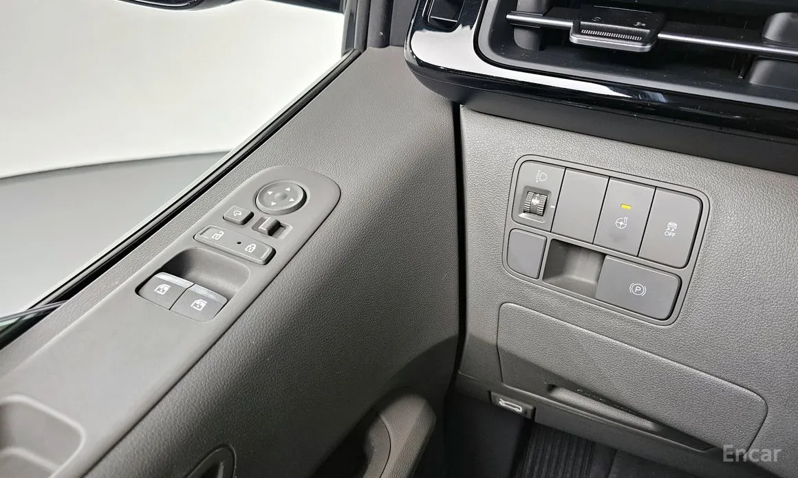 Фото 12 - Hyundai Staria