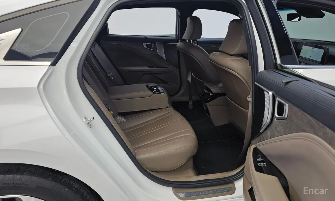 Фото 12 - Kia K8