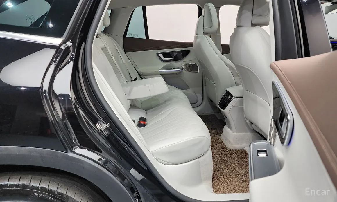 Фото 12 - Mercedes-Benz EQE