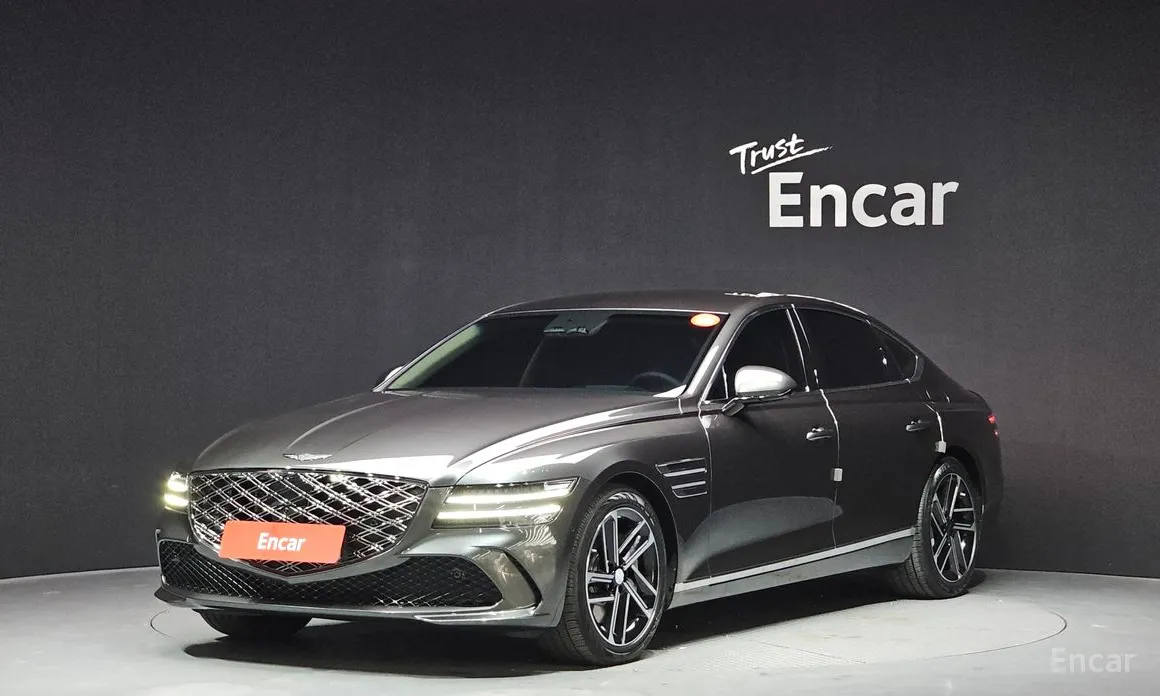 Фото 1 - Genesis G80