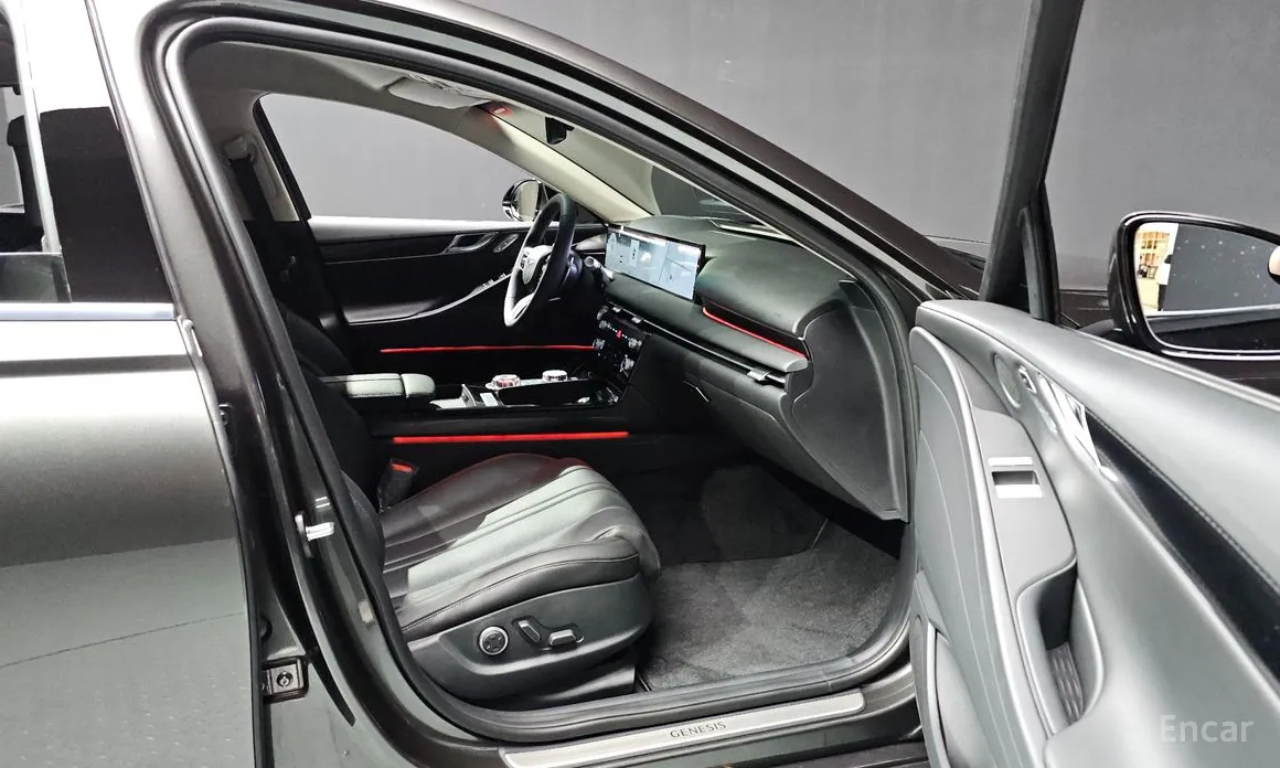 Фото 17 - Genesis G80