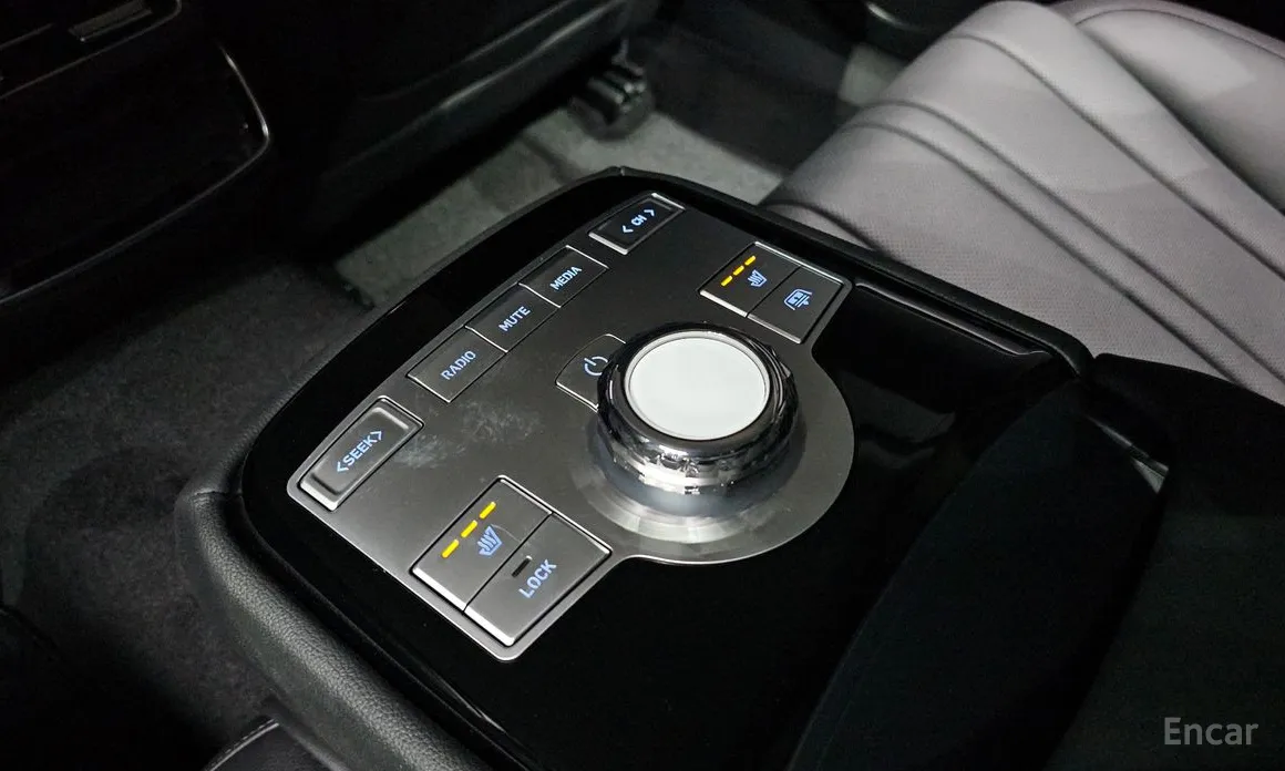 Фото 18 - Genesis G80