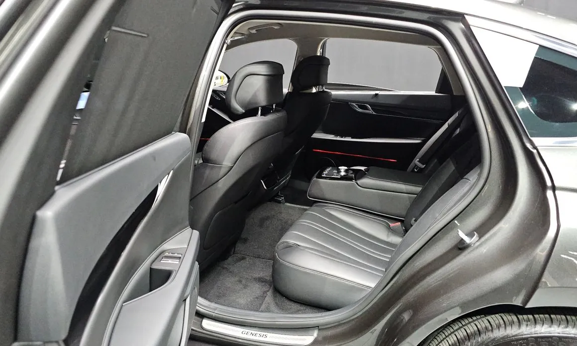 Фото 19 - Genesis G80