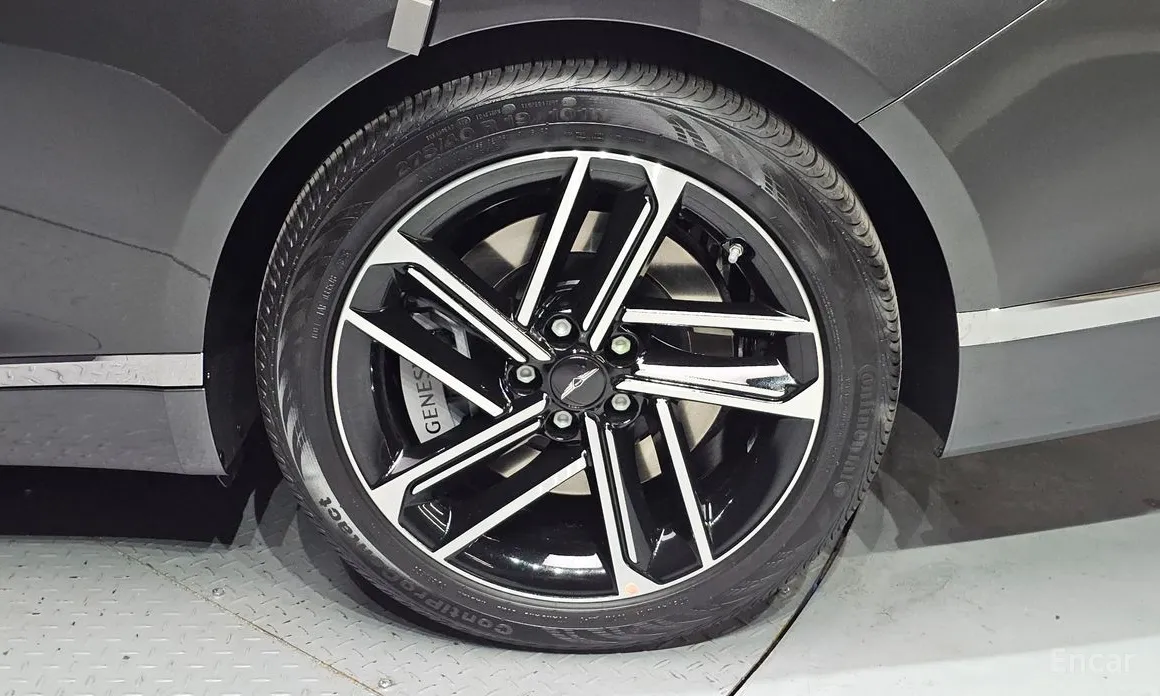 Фото 5 - Genesis G80