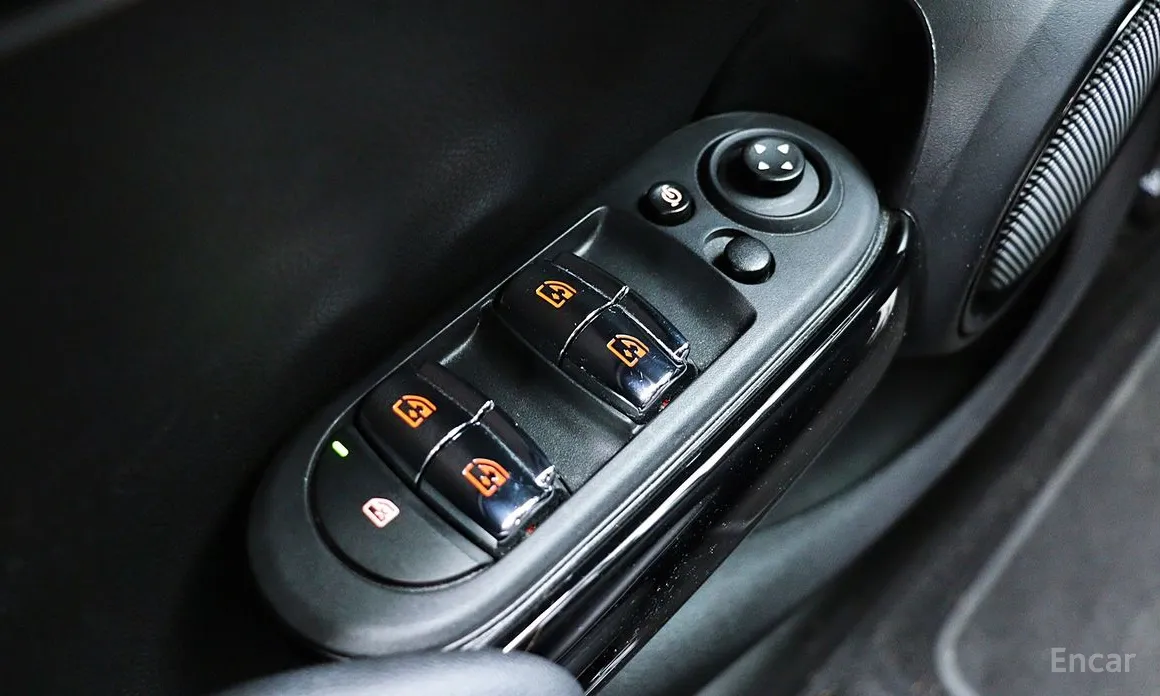 Фото 10 - Mini Cooper