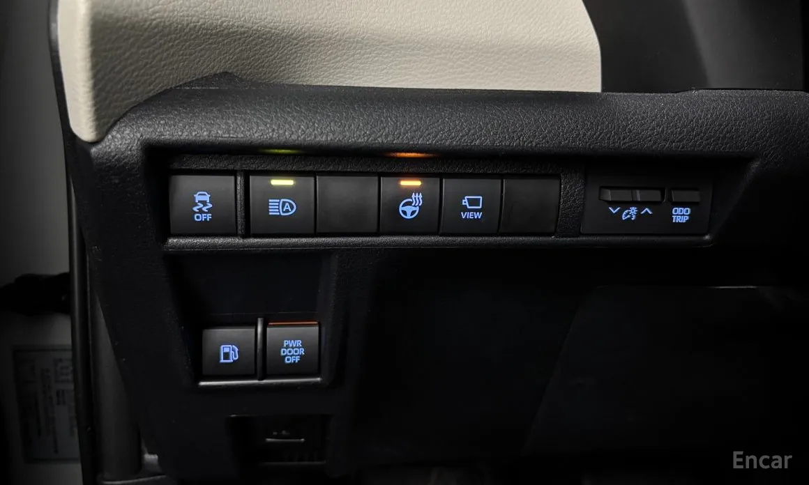 Photo 15 - Toyota Sienna