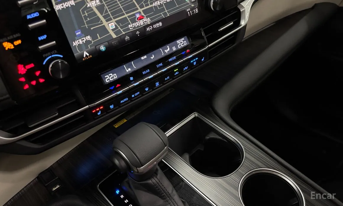 Photo 3 - Toyota Sienna