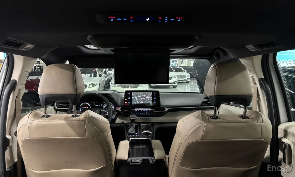 Photo 5 - Toyota Sienna