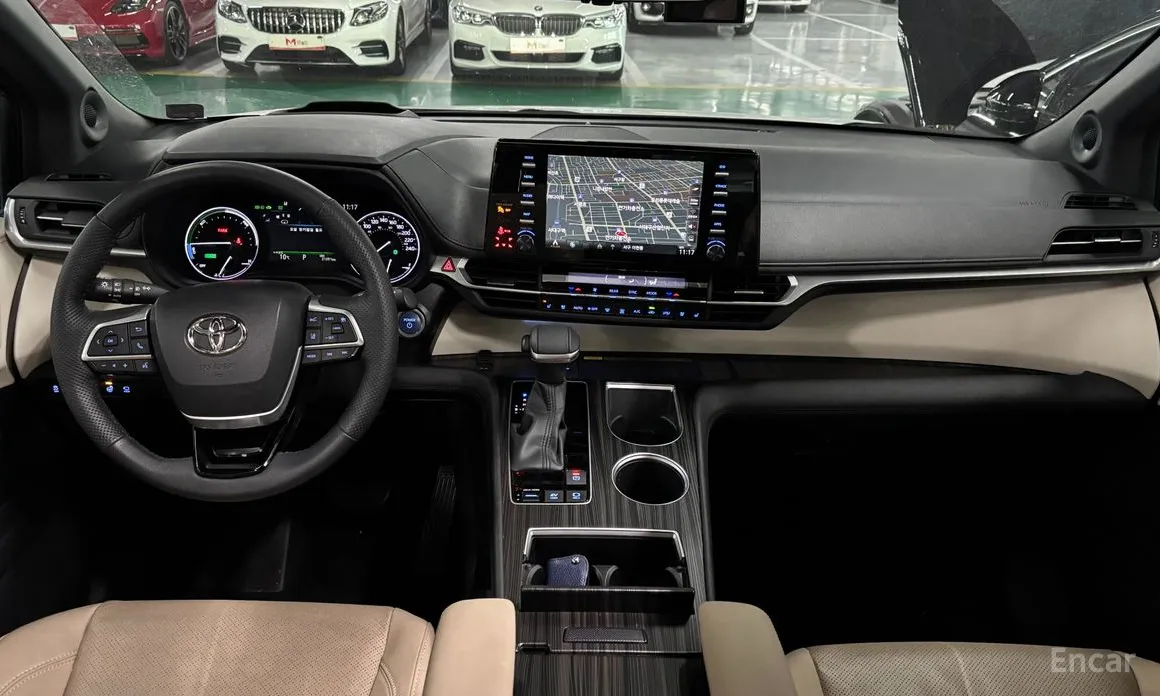 Photo 6 - Toyota Sienna