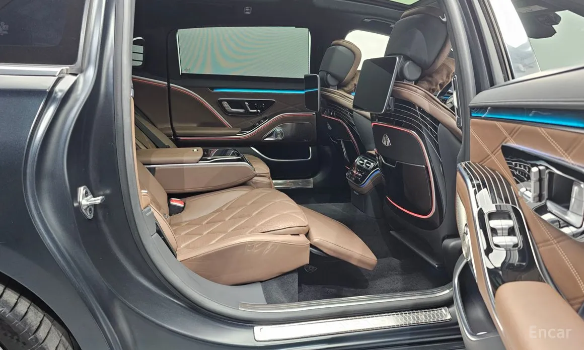 Photo 12 - Mercedes-Benz S-Class