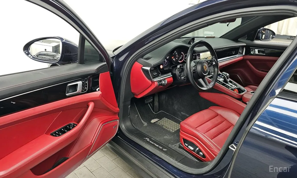 Фото 10 - Porsche Panamera