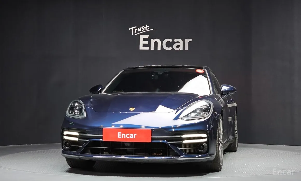 Фото 3 - Porsche Panamera