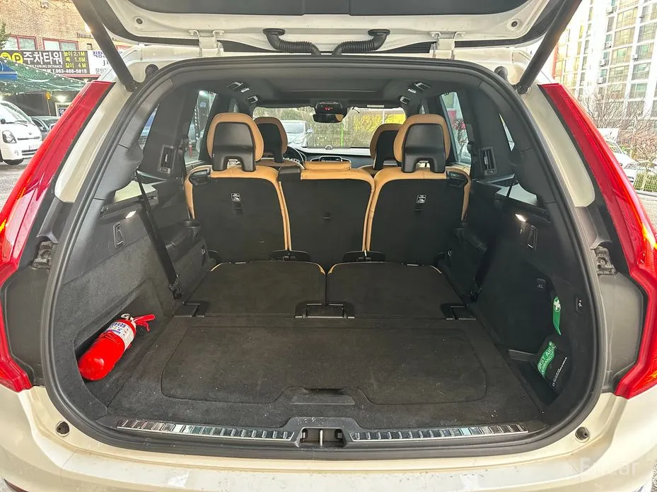 Фото 11 - Volvo XC90