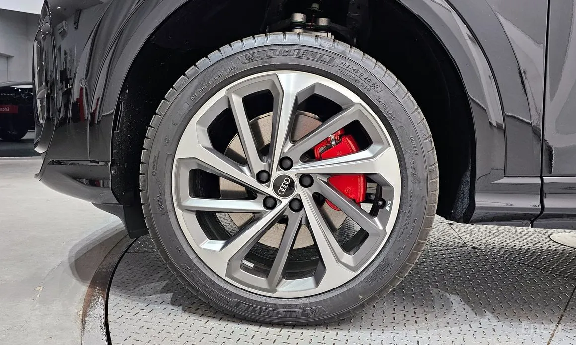 Фото 5 - Audi Q5